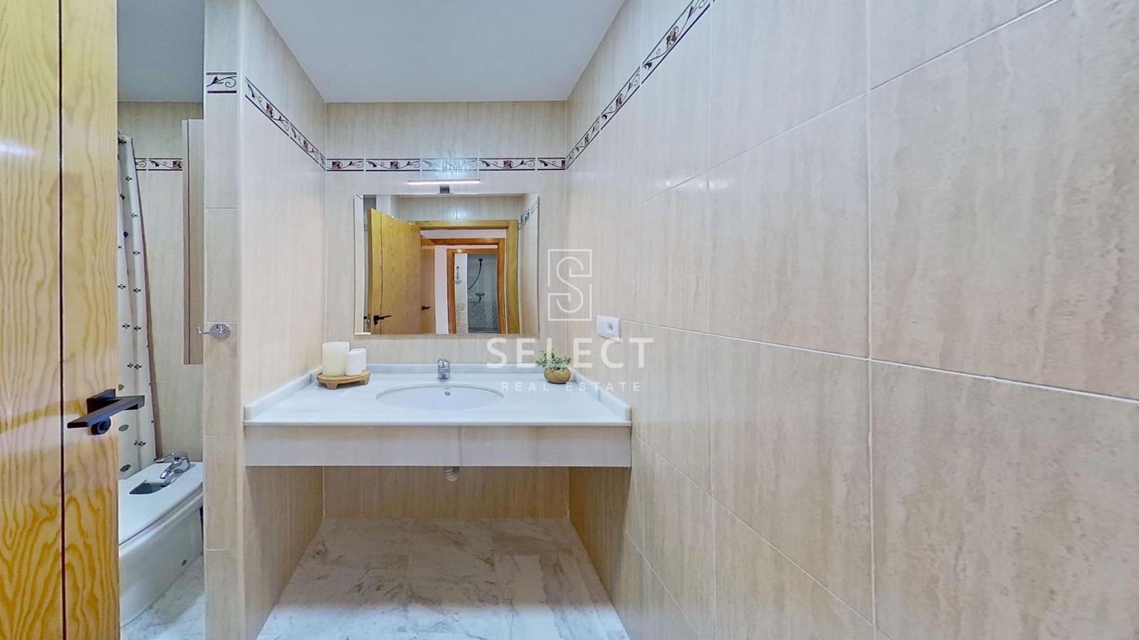 2 Zimmer Apartment zu verkaufen in La Herradura mit Pool - 299.000 € (Ref: 9762000)