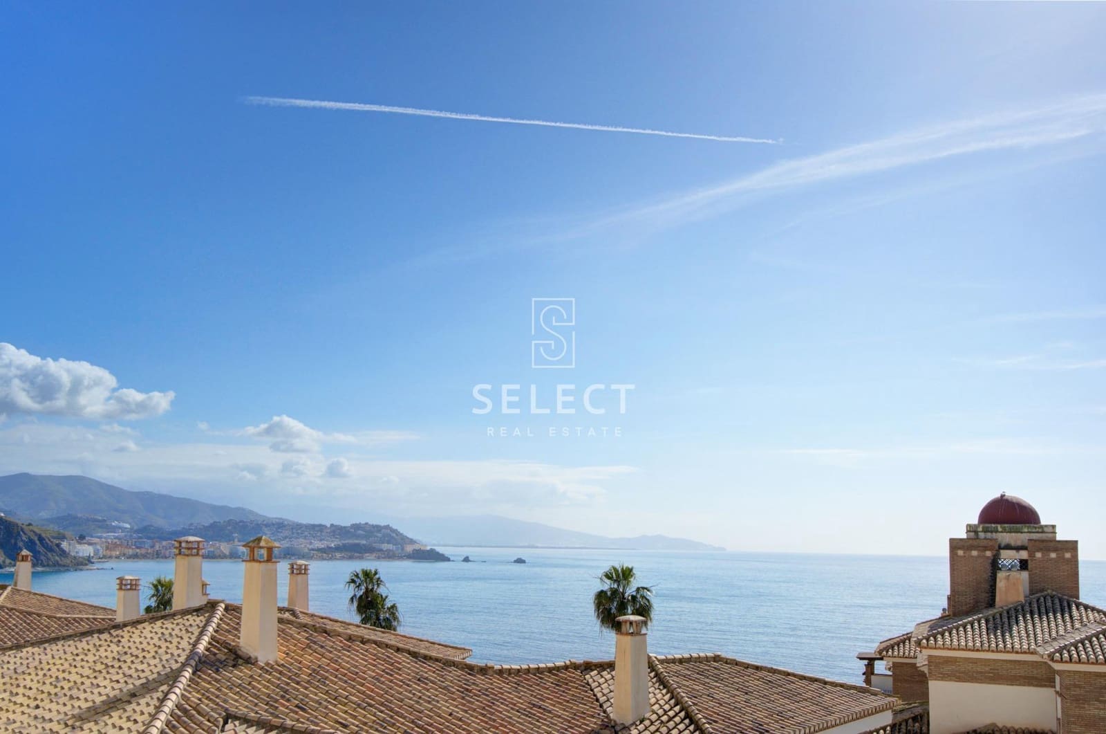 2 Zimmer Apartment zu verkaufen in La Herradura mit Pool - 299.000 € (Ref: 9762000)