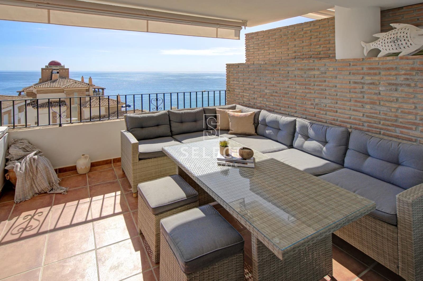 2 Zimmer Apartment zu verkaufen in La Herradura mit Pool - 299.000 € (Ref: 9762000)