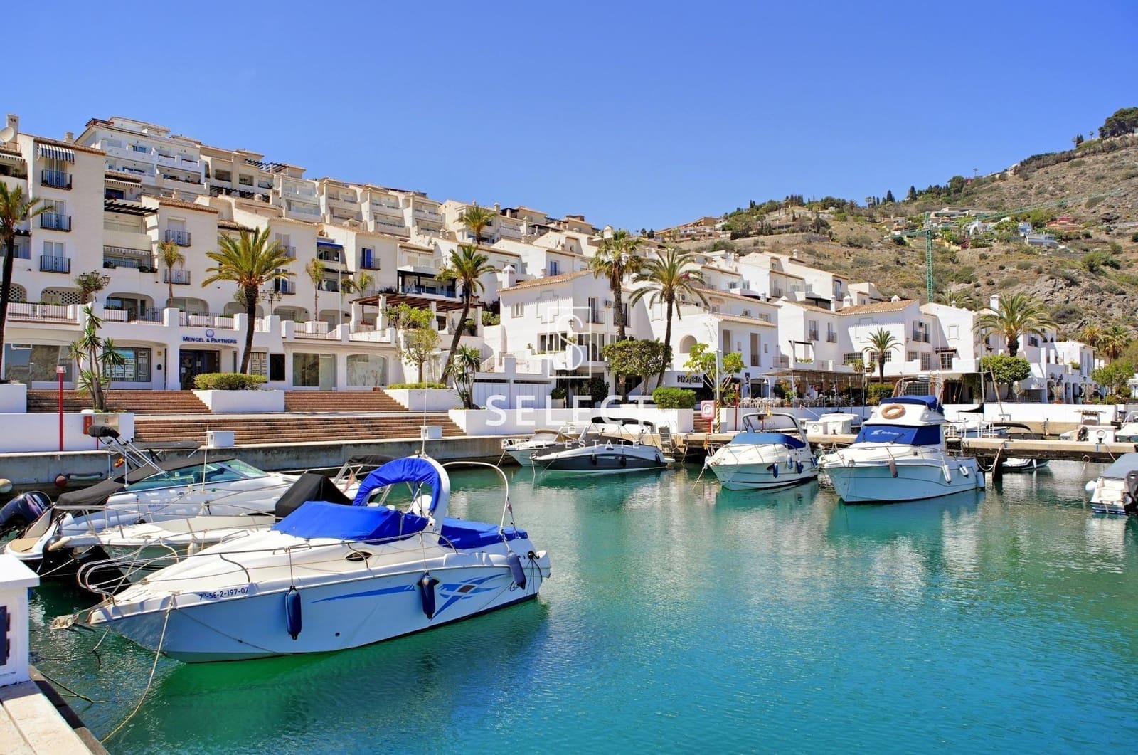 2 Zimmer Apartment zu verkaufen in La Herradura mit Pool - 299.000 € (Ref: 9762000)