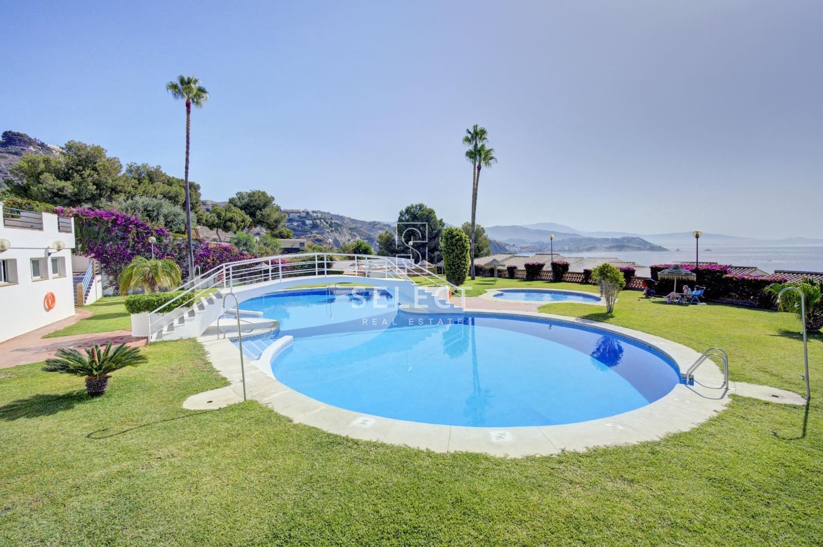 2 Zimmer Apartment zu verkaufen in La Herradura mit Pool - 299.000 € (Ref: 9762000)