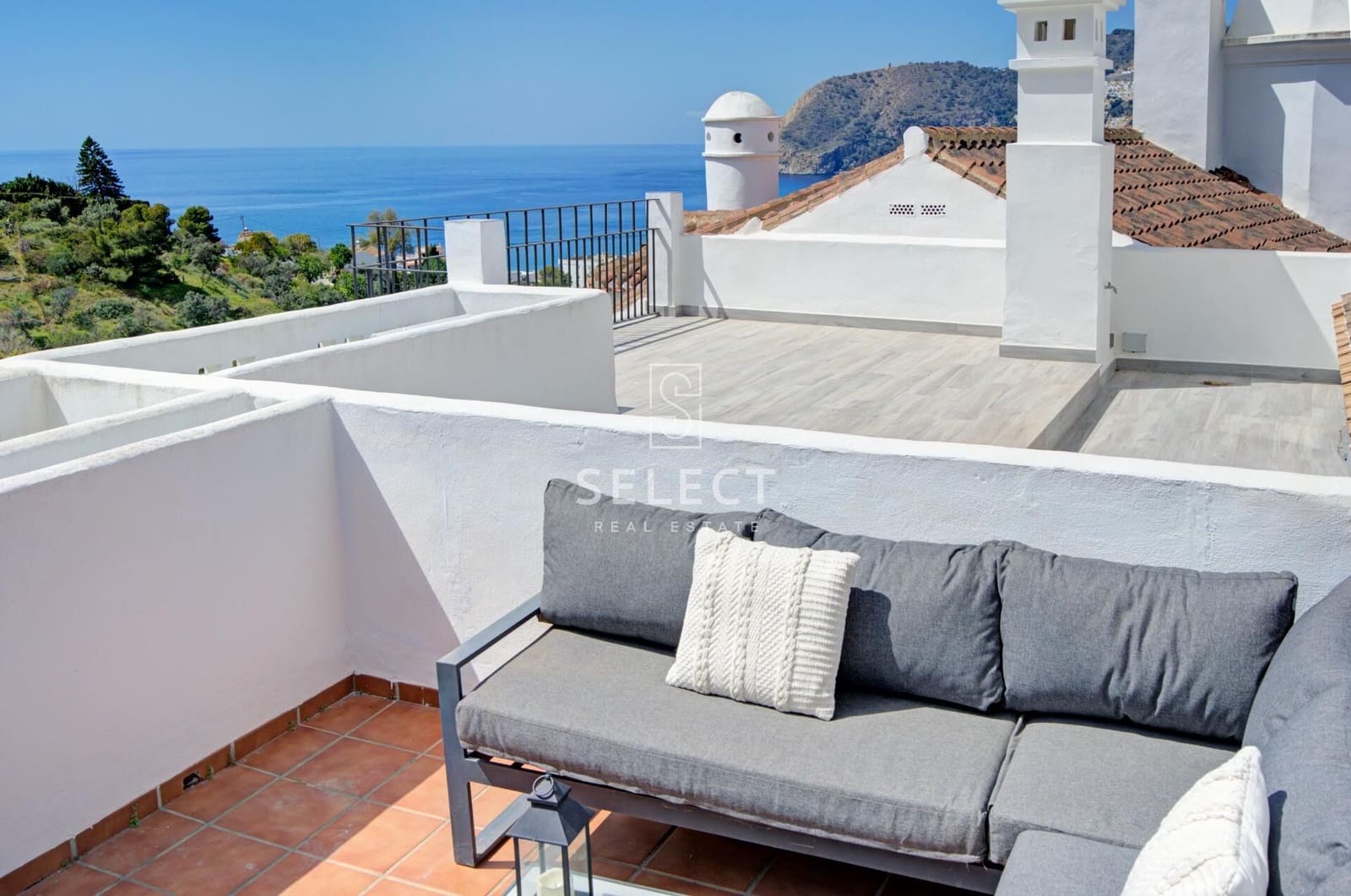 4 soveværelse Rækkehus til salg i La Herradura med swimmingpool garage - € 535.000 (Ref: 9773081)