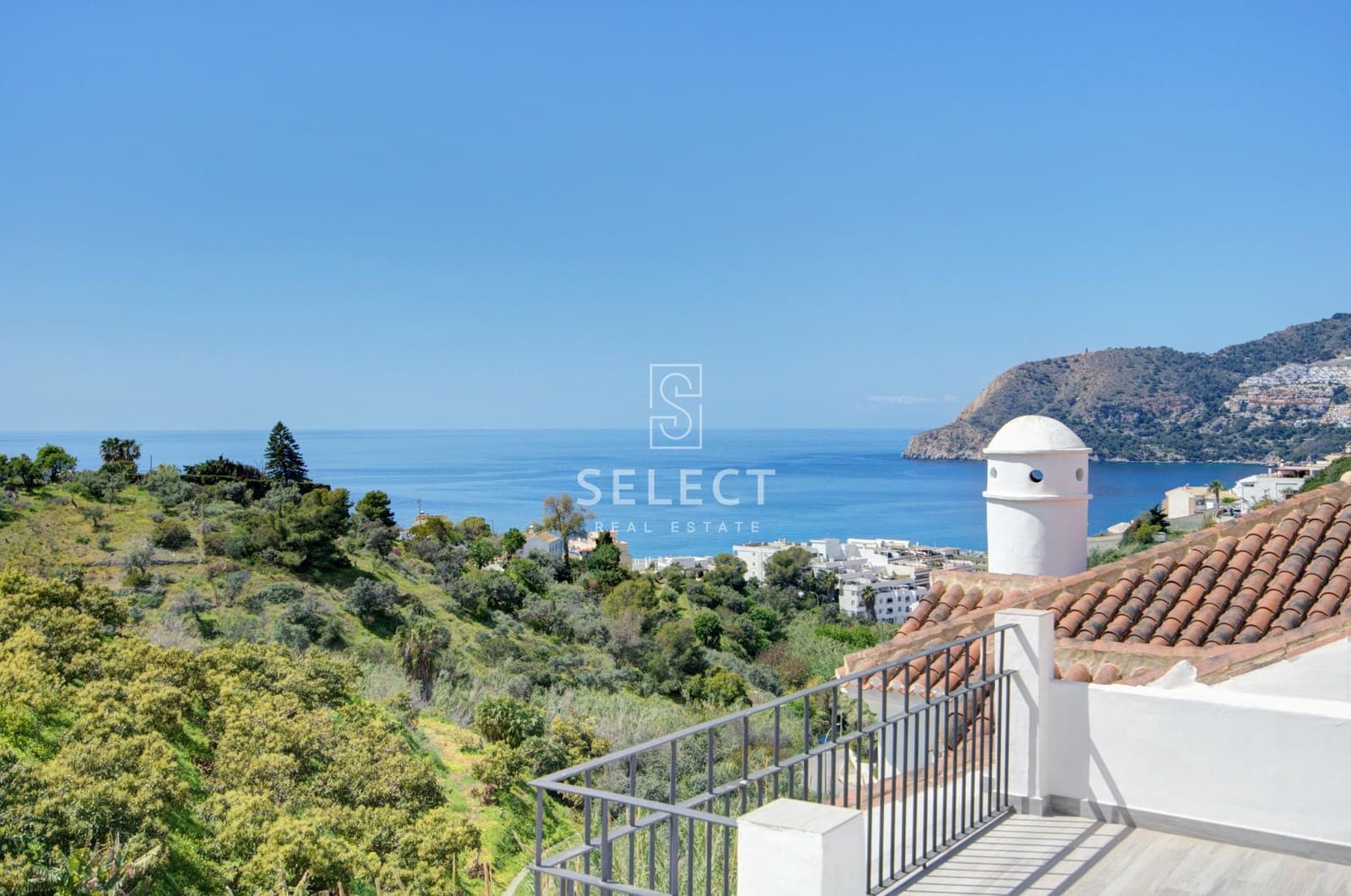 4 soveværelse Rækkehus til salg i La Herradura med swimmingpool garage - € 535.000 (Ref: 9773081)