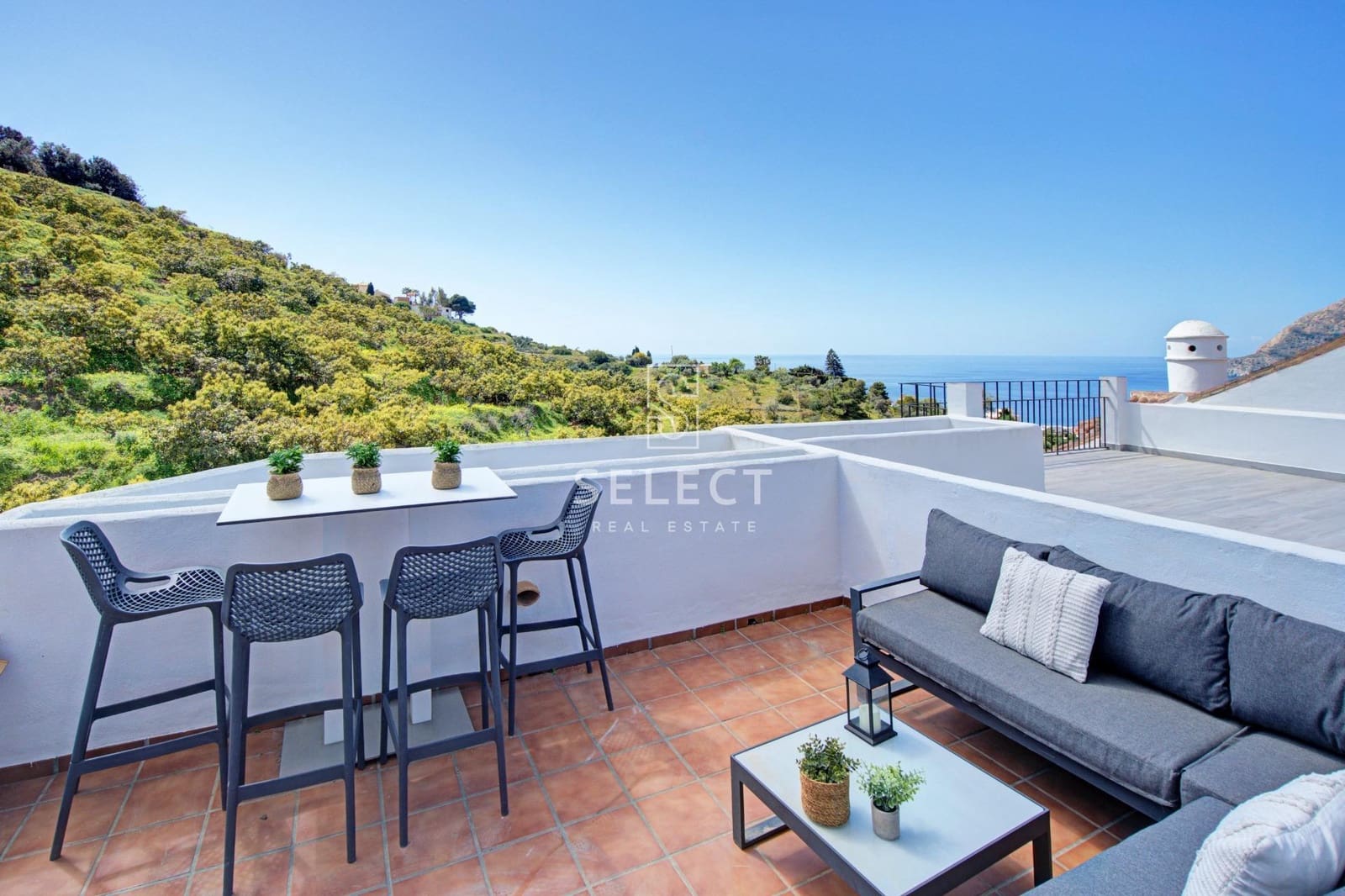 4 soveværelse Rækkehus til salg i La Herradura med swimmingpool garage - € 535.000 (Ref: 9773081)