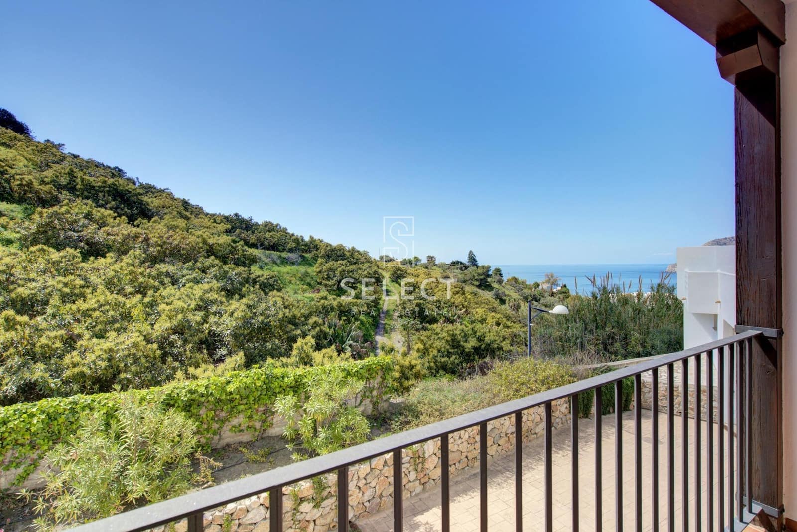 4 soveværelse Rækkehus til salg i La Herradura med swimmingpool garage - € 535.000 (Ref: 9773081)