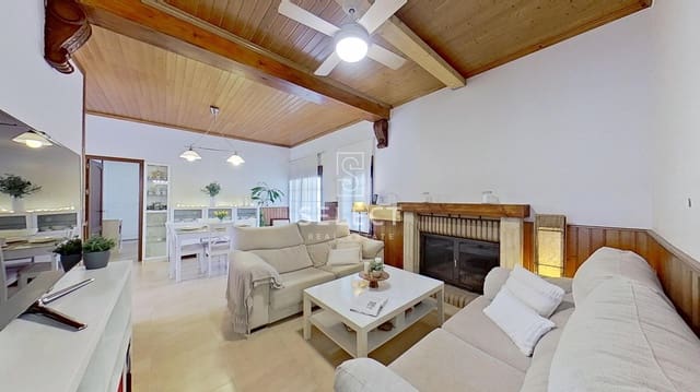4 makuuhuone Maalaistalo myytävänä paikassa Motril mukana uima-altaan - 349 000 € (Ref: 9831557)