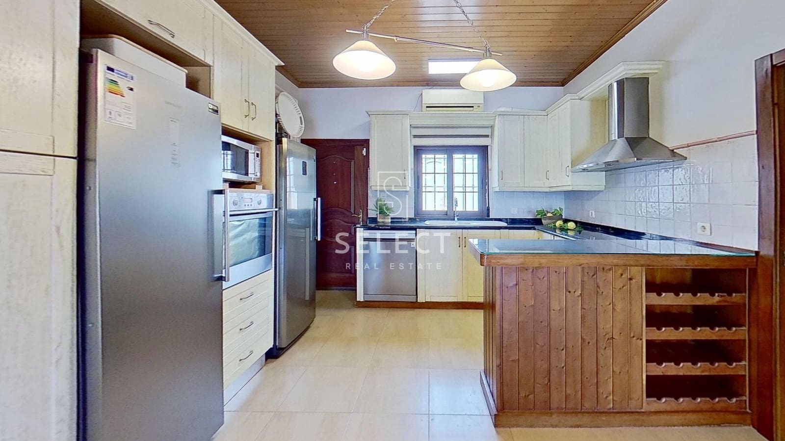 4 makuuhuone Maalaistalo myytävänä paikassa Motril mukana uima-altaan - 349 000 € (Ref: 9831557)