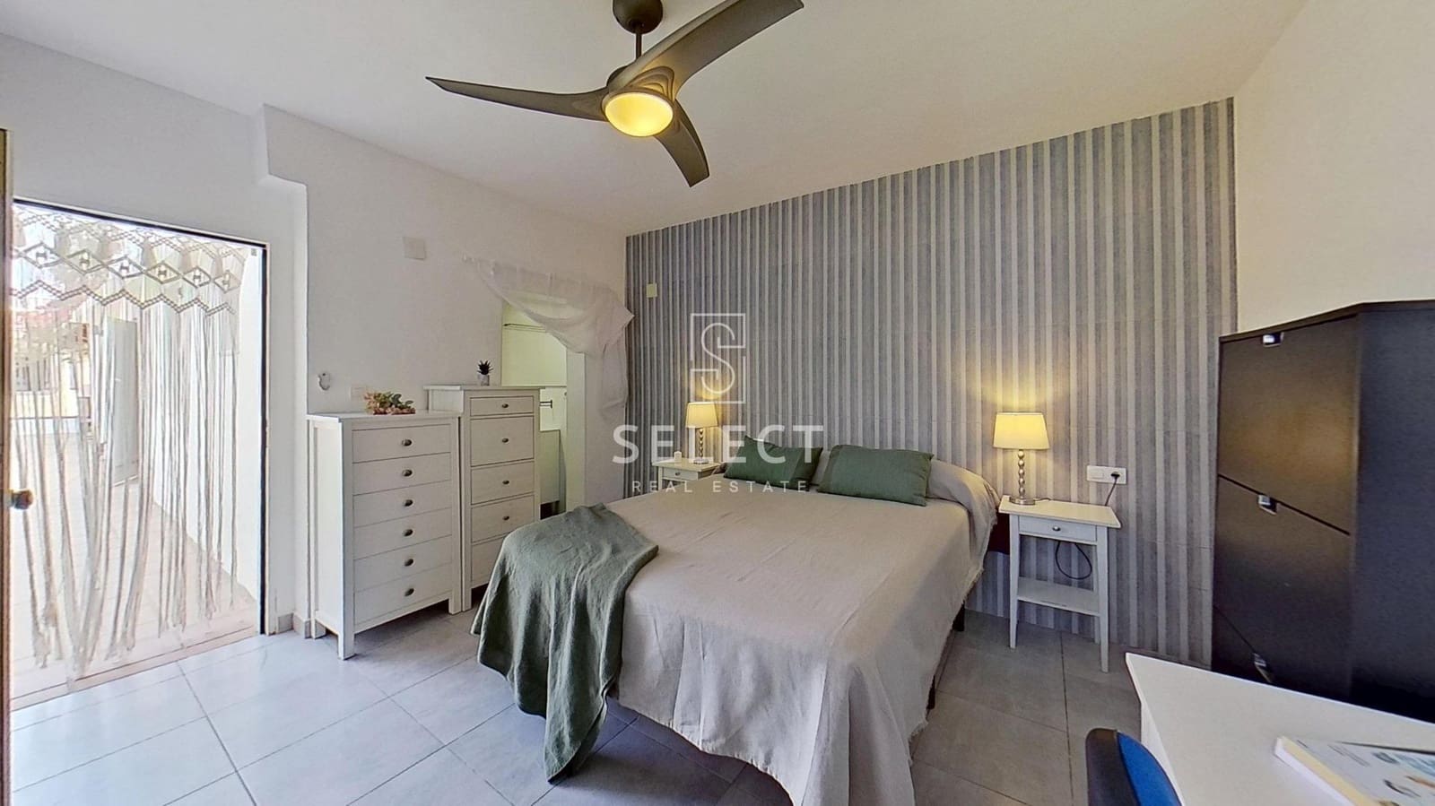 4 makuuhuone Maalaistalo myytävänä paikassa Motril mukana uima-altaan - 349 000 € (Ref: 9831557)
