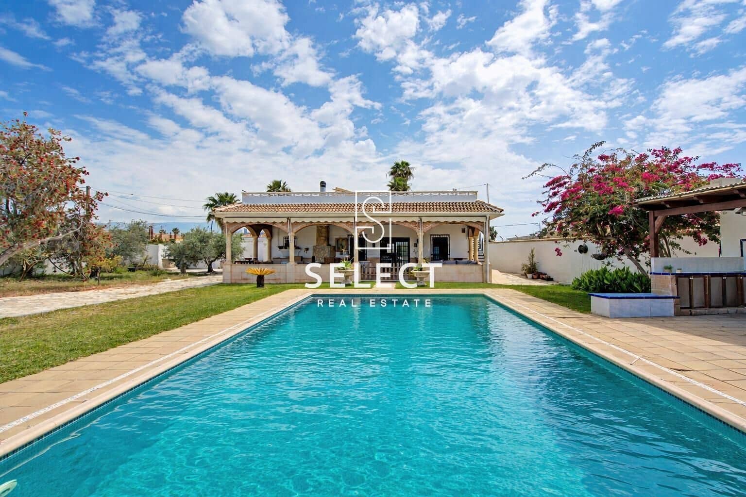 4 bedroom Finca/Country House for sale in Motril with pool - € 349,000 (Ref: 9831557)