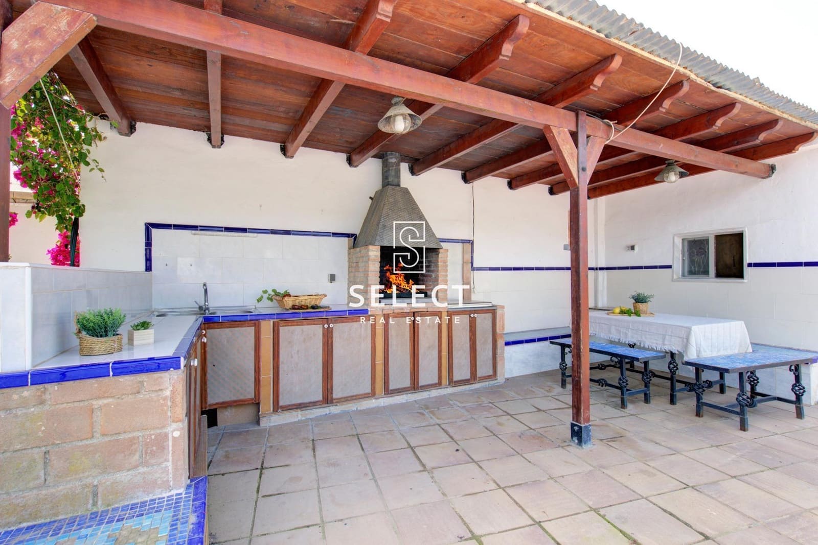 4 bedroom Finca/Country House for sale in Motril with pool - € 349,000 (Ref: 9831557)