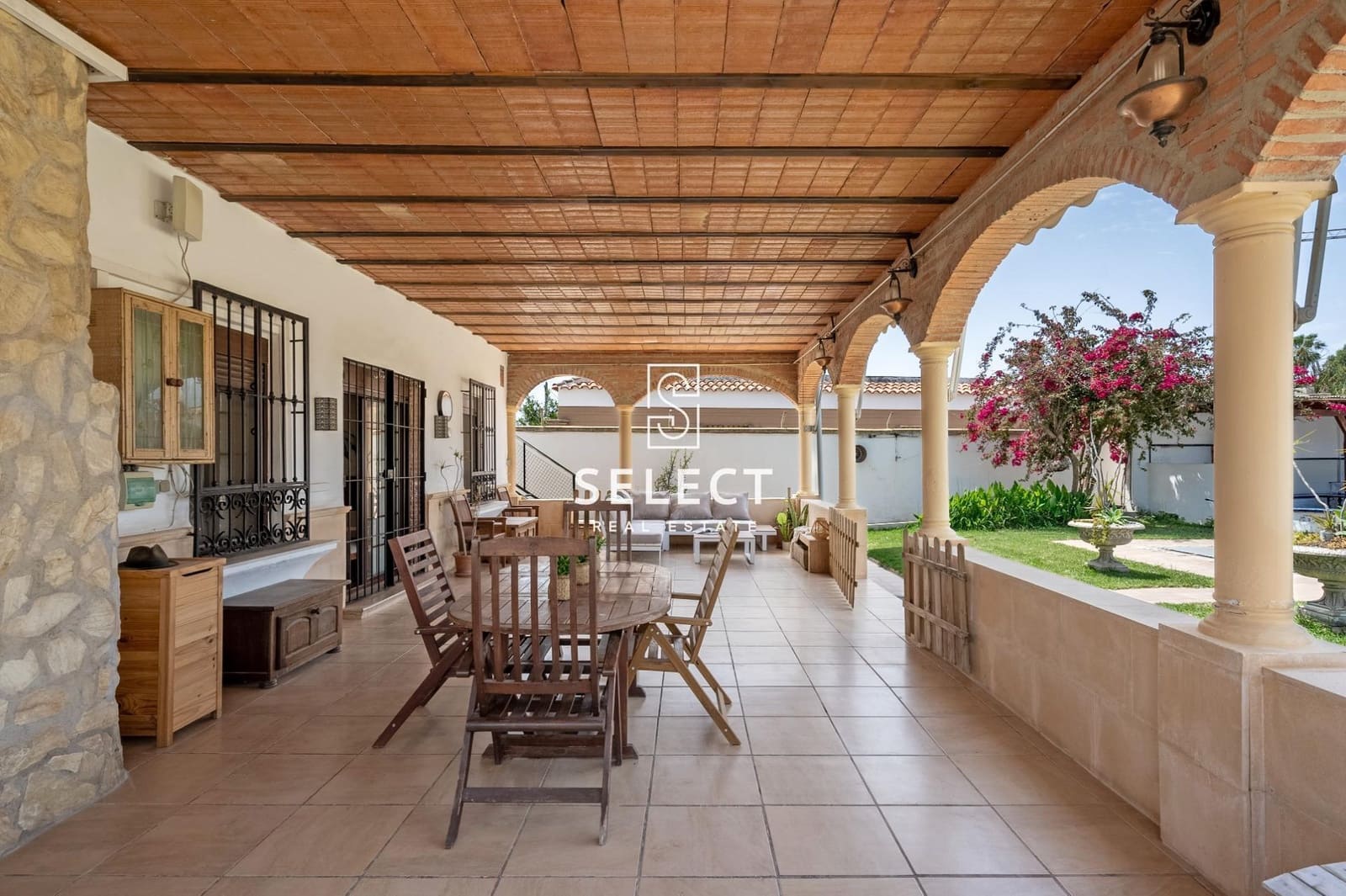 4 bedroom Finca/Country House for sale in Motril with pool - € 349,000 (Ref: 9831557)