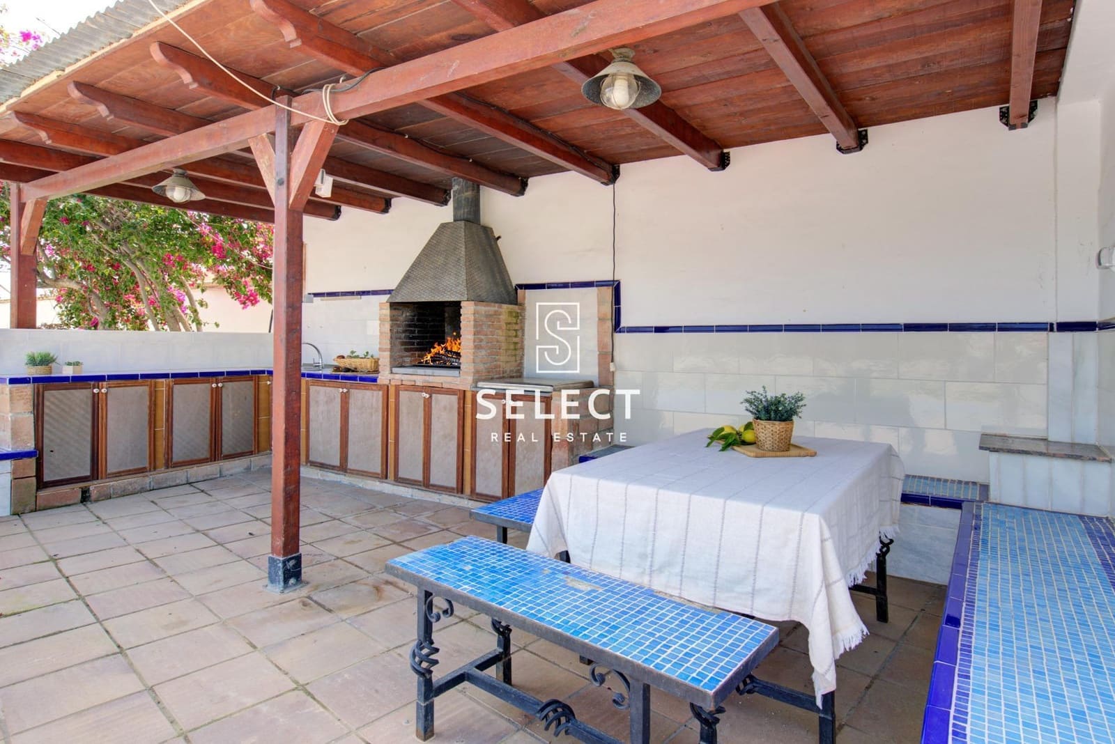 4 bedroom Finca/Country House for sale in Motril with pool - € 349,000 (Ref: 9831557)
