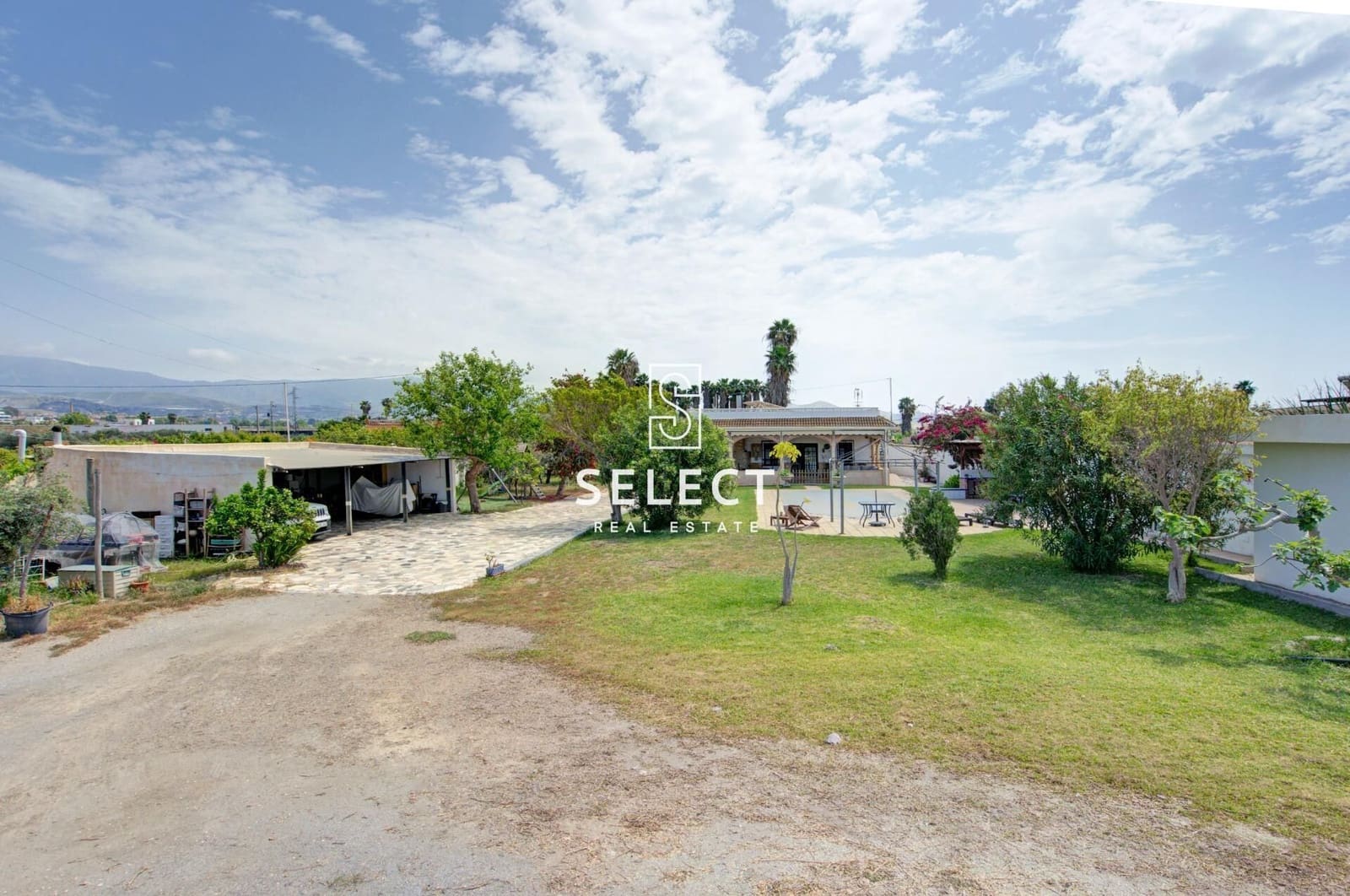 4 bedroom Finca/Country House for sale in Motril with pool - € 349,000 (Ref: 9831557)