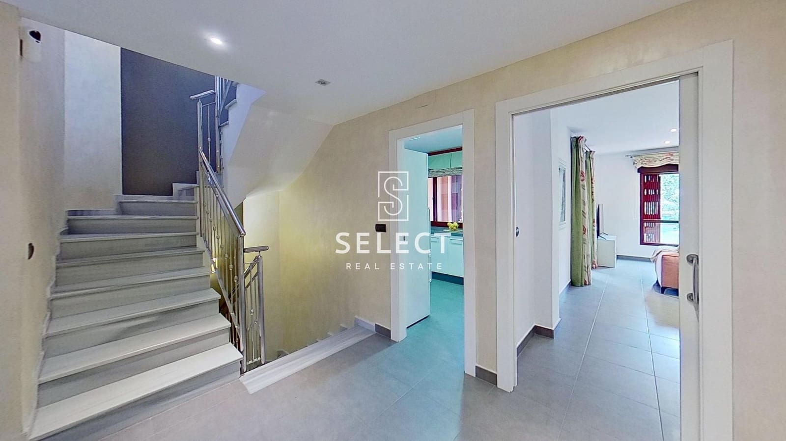 5 bedroom Terraced Villa for sale in Motril with pool garage - € 520,000 (Ref: 9855481)