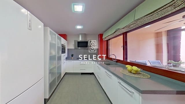6 bedroom Terraced Villa for sale in Motril with garage - € 520,000 (Ref: 9855481)