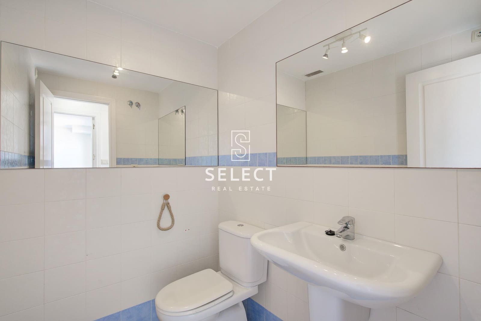 4 bedroom Terraced Villa for sale in La Herradura with pool garage - € 418,000 (Ref: 9878886)