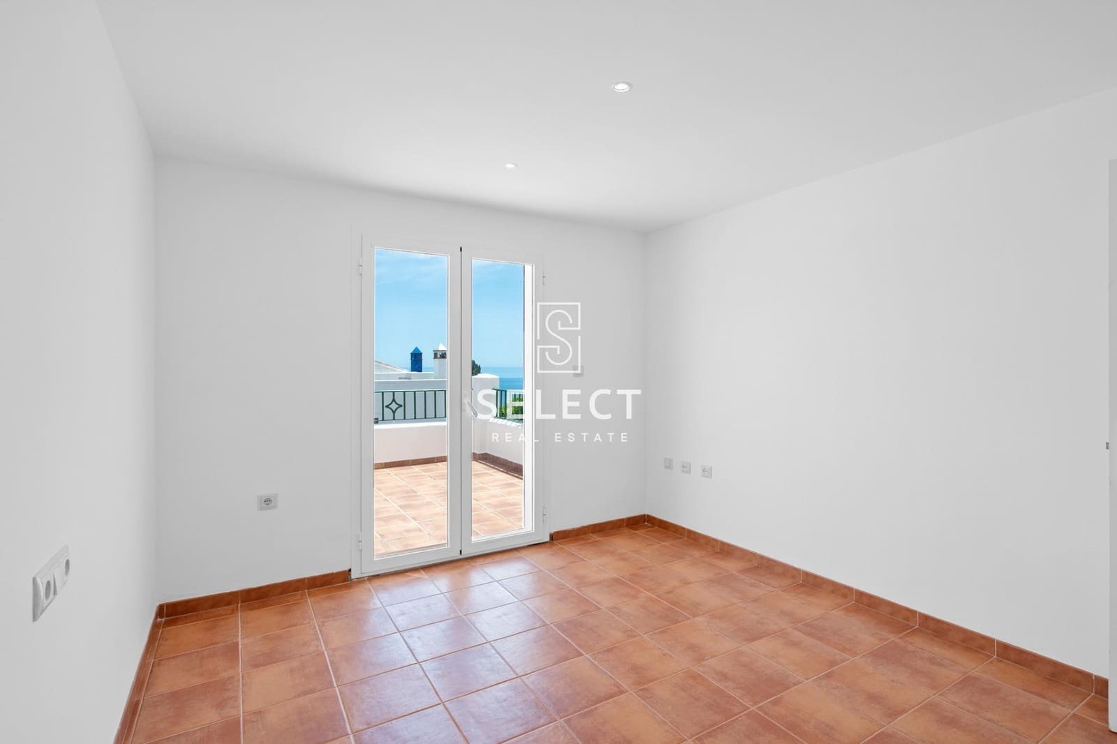 4 bedroom Terraced Villa for sale in La Herradura with pool garage - € 418,000 (Ref: 9878886)