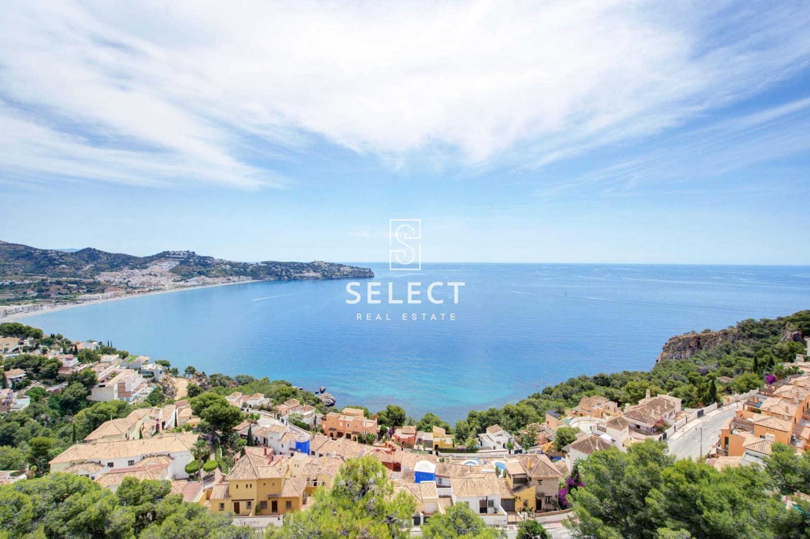 4 bedroom Terraced Villa for sale in La Herradura with pool garage - € 418,000 (Ref: 9878886)