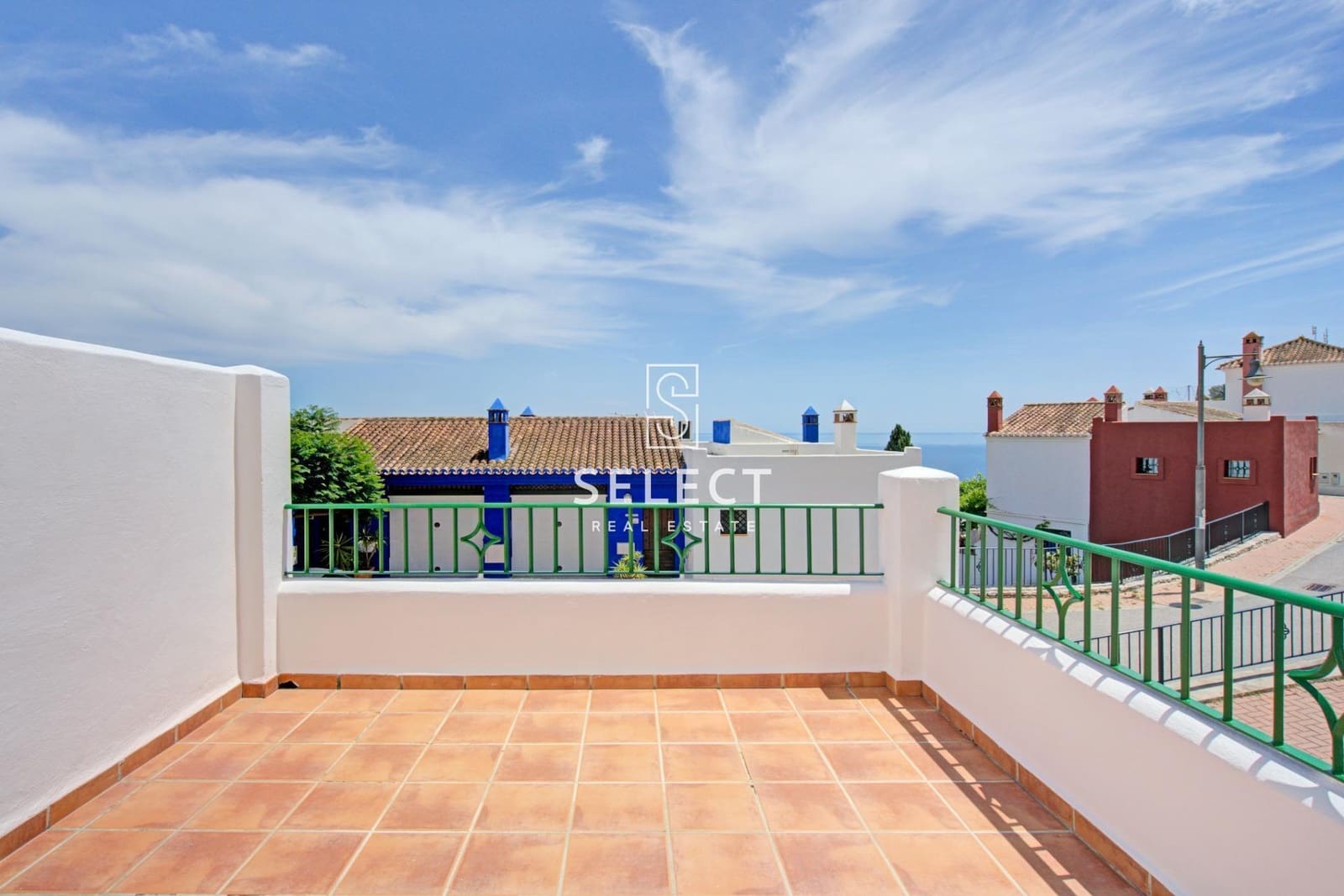 4 bedroom Terraced Villa for sale in La Herradura with pool garage - € 418,000 (Ref: 9878886)