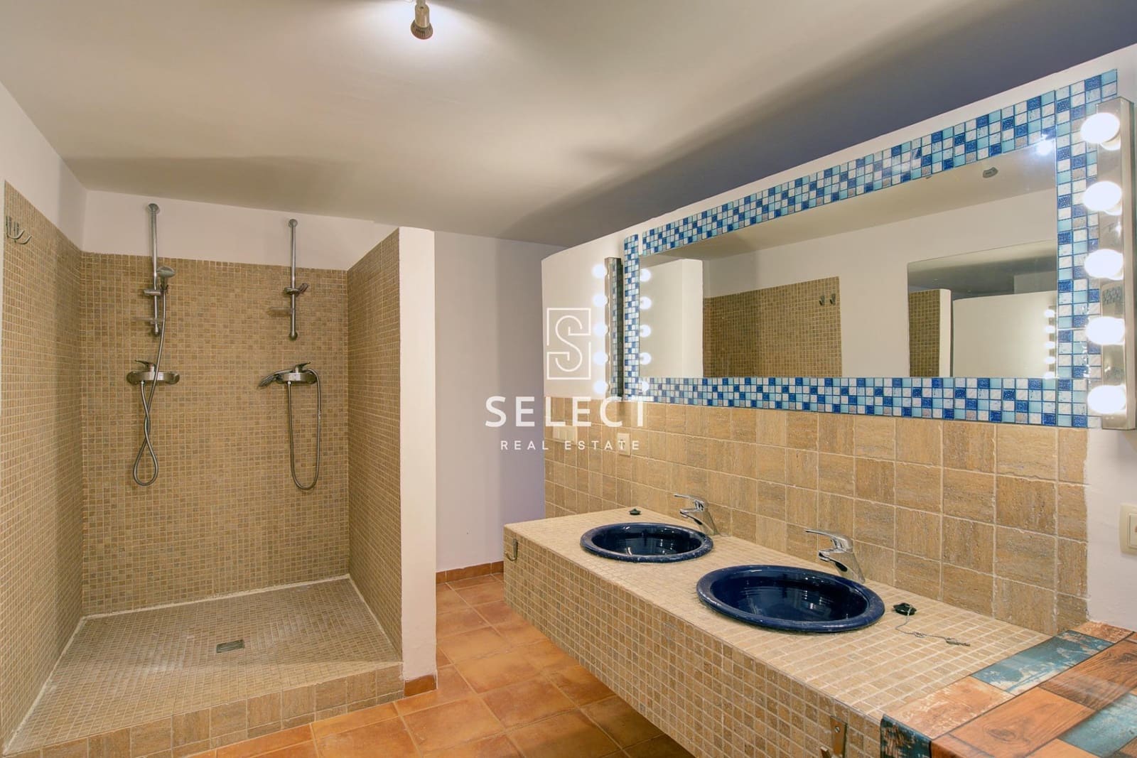 4 bedroom Terraced Villa for sale in La Herradura with pool garage - € 418,000 (Ref: 9878886)
