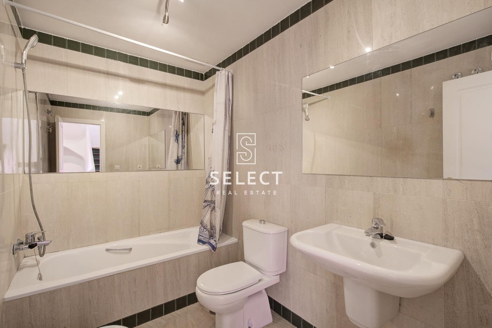 4 bedroom Terraced Villa for sale in La Herradura with pool garage - € 418,000 (Ref: 9878886)