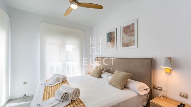 Apartamento de 2 habitaciones en Motril en venta - 288.000 € (Ref: 9903951)