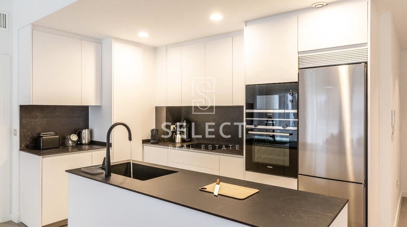 Apartamento de 2 habitaciones en Motril en venta con piscina garaje - 288.000 € (Ref: 9903951)