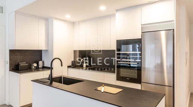 Apartamento de 2 habitaciones en Motril en venta - 288.000 € (Ref: 9903951)
