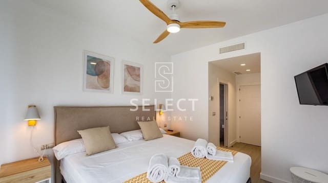 Apartamento de 2 habitaciones en Motril en venta - 288.000 € (Ref: 9903951)