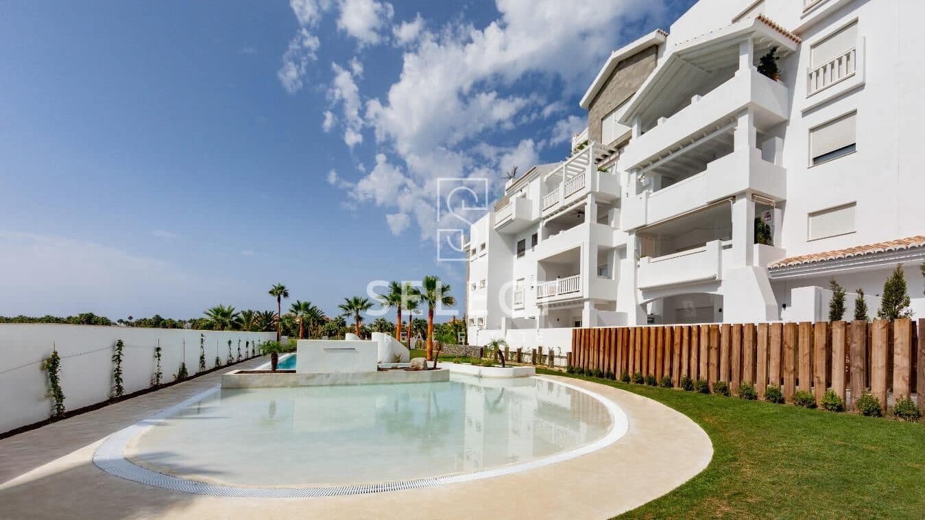 Apartamento de 2 habitaciones en Motril en venta con piscina garaje - 288.000 € (Ref: 9903951)