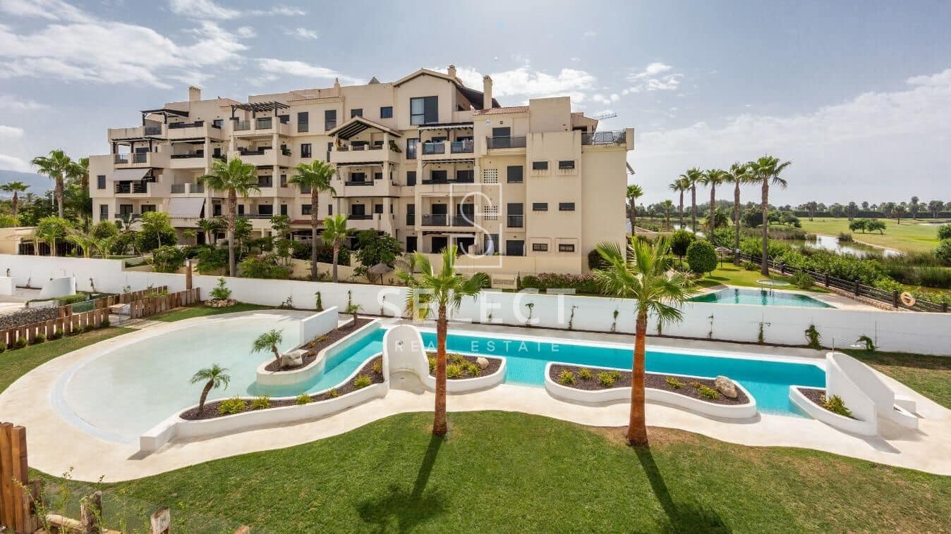 Apartamento de 2 habitaciones en Motril en venta con piscina garaje - 288.000 € (Ref: 9903951)