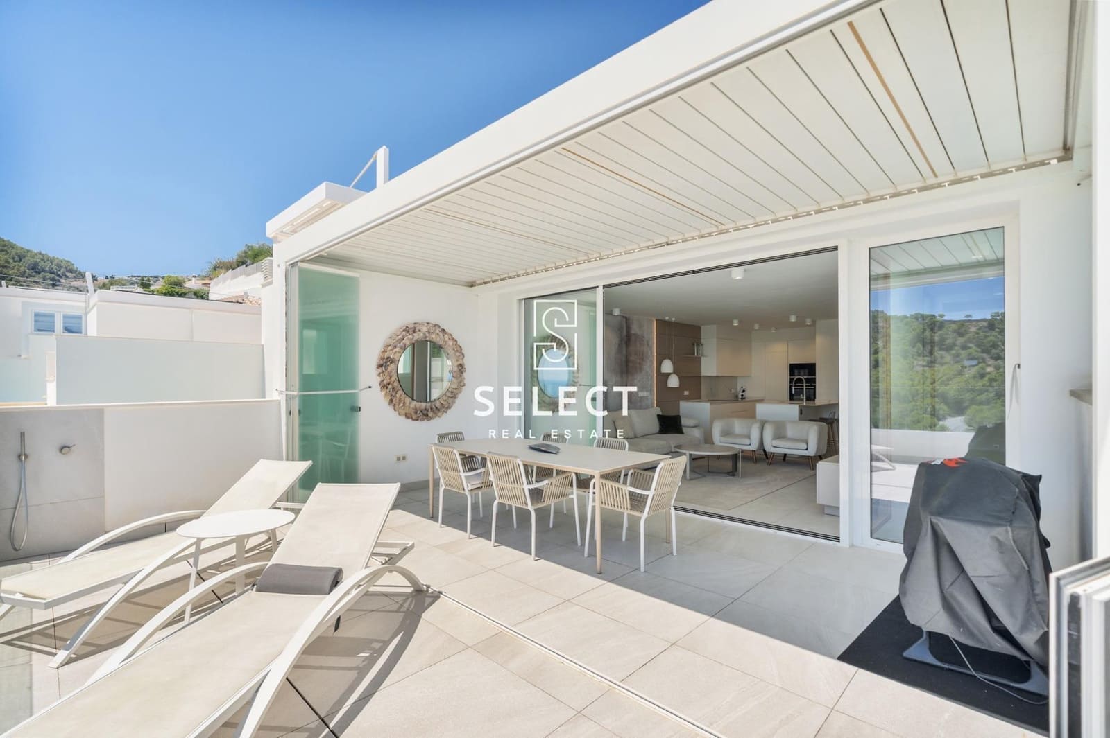 Chalet de 3 habitaciones en La Herradura en venta con piscina - 670.000 € (Ref: 9938220)