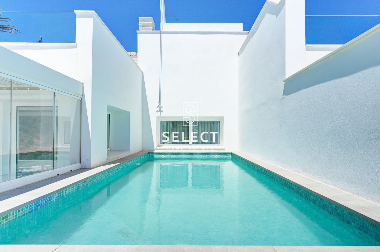 Chalet de 3 habitaciones en La Herradura en venta con piscina - 670.000 € (Ref: 9938220)