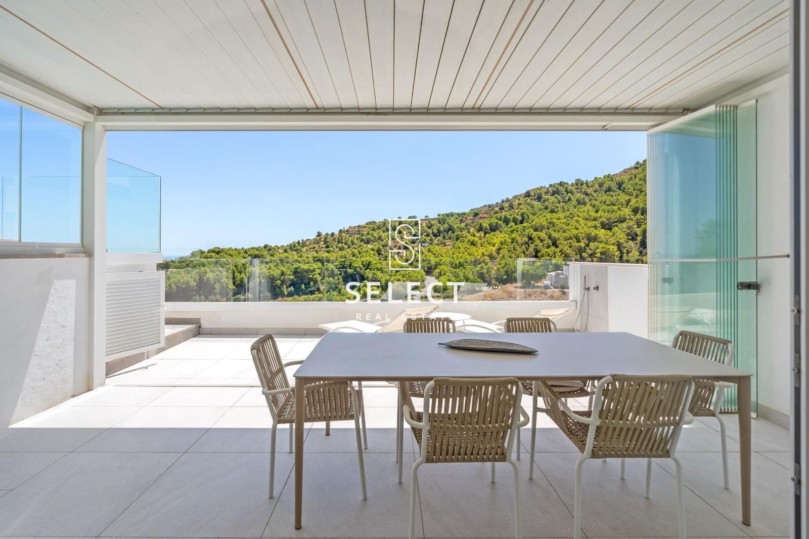 Chalet de 3 habitaciones en La Herradura en venta con piscina - 670.000 € (Ref: 9938220)
