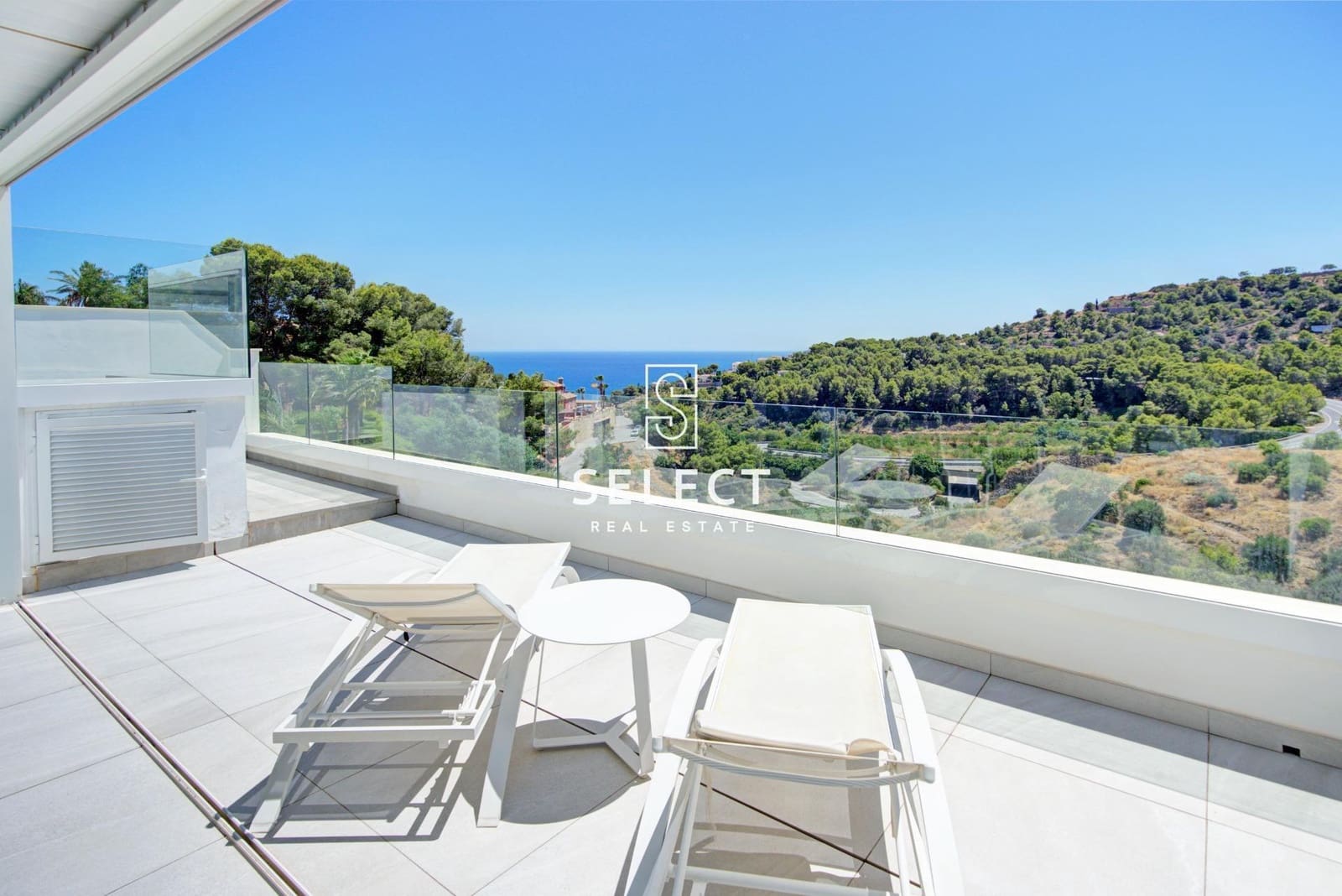 Chalet de 3 habitaciones en La Herradura en venta con piscina - 670.000 € (Ref: 9938220)