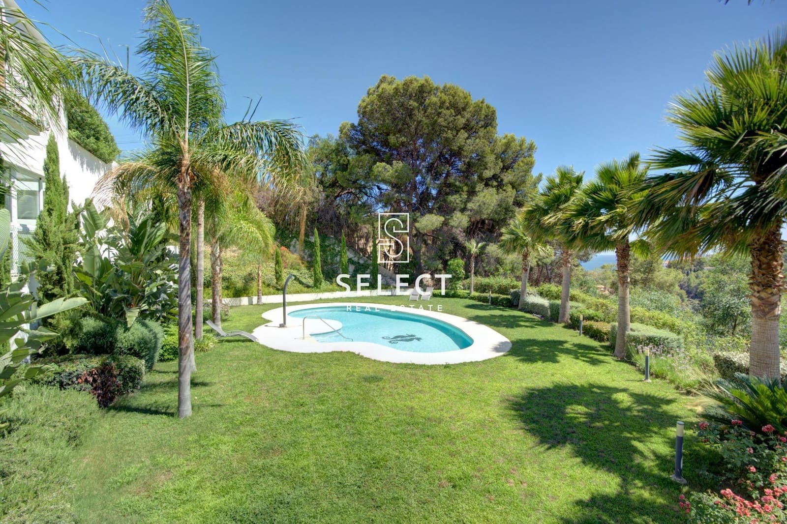 Chalet de 3 habitaciones en La Herradura en venta con piscina - 670.000 € (Ref: 9938220)