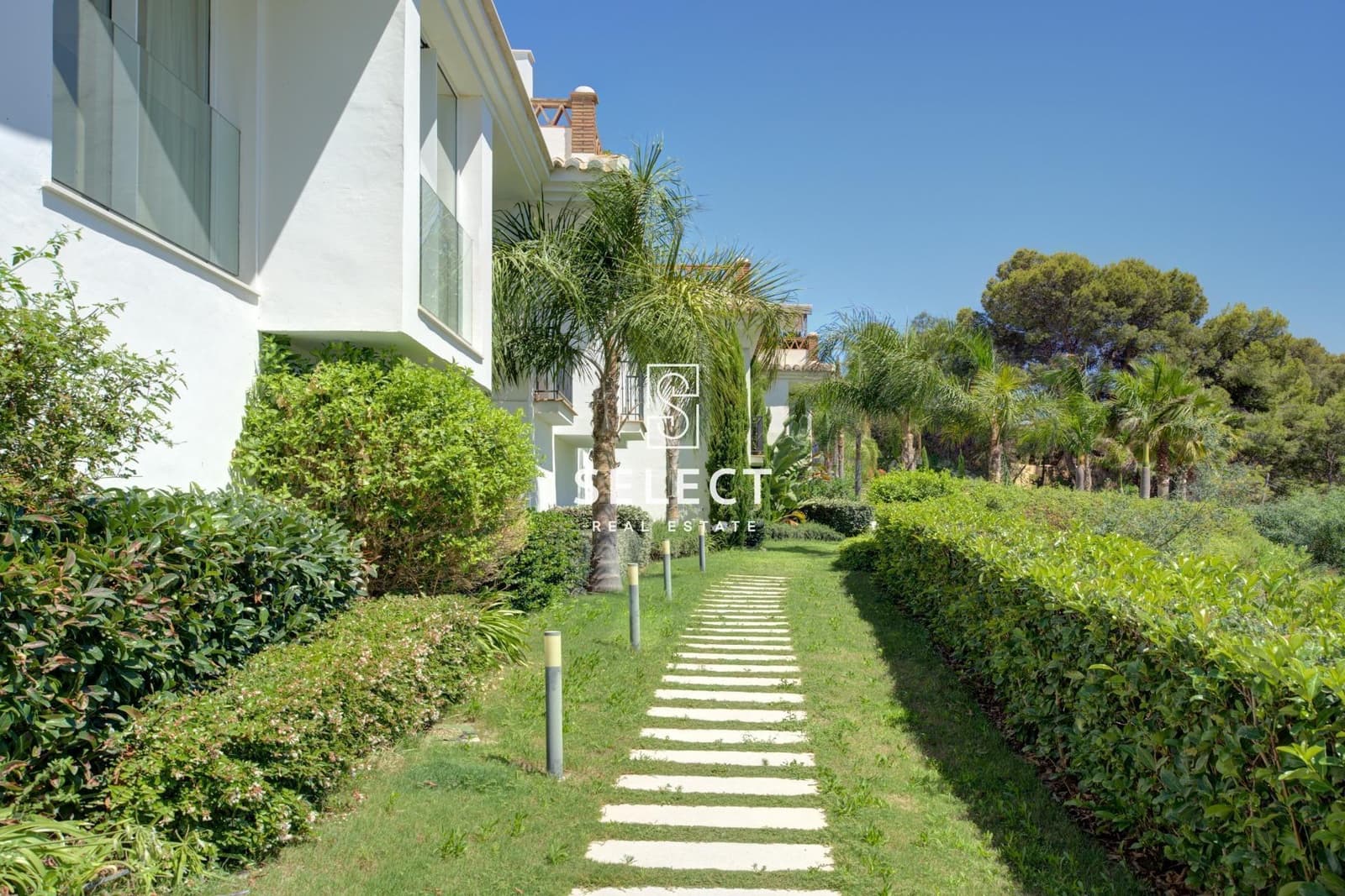 Chalet de 3 habitaciones en La Herradura en venta con piscina - 670.000 € (Ref: 9938220)