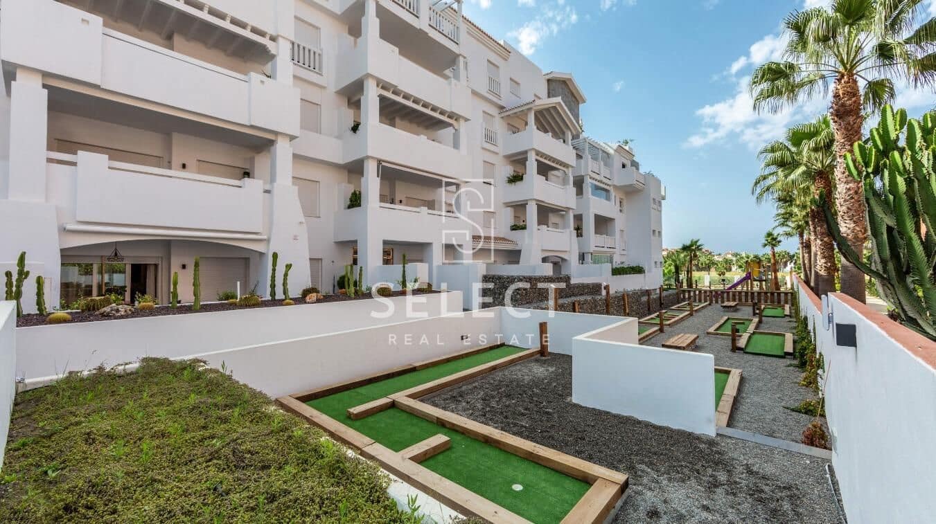 2 soverom Leilighet til salgs i Motril med svømmebasseng garasje - € 372 000 (Ref: 9973338)
