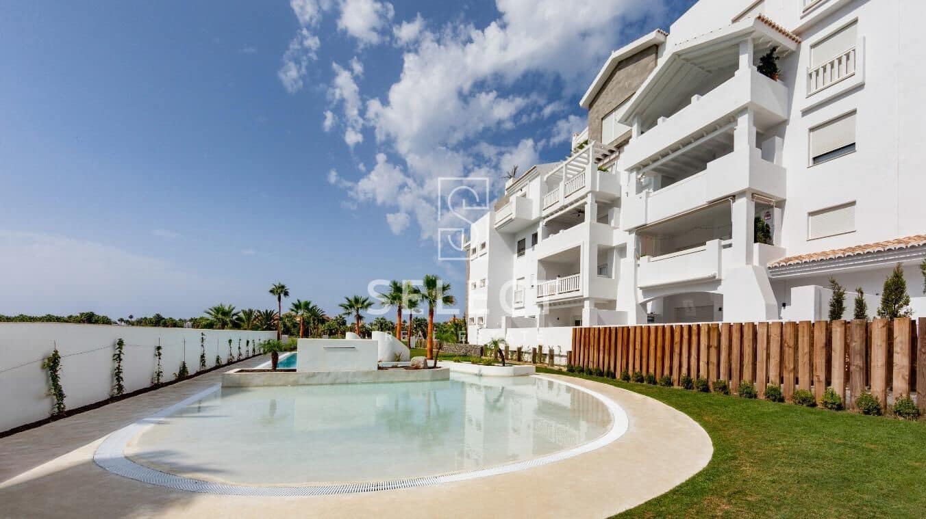 2 soverom Leilighet til salgs i Motril med svømmebasseng garasje - € 372 000 (Ref: 9973338)