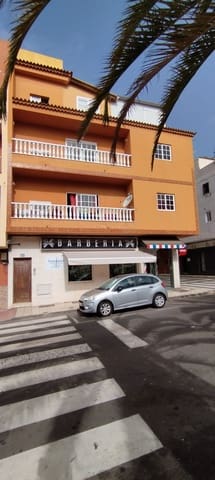 9 makuuhuone Rivitalo myytävänä paikassa Arona - 380 000 € (Ref: 9357263)