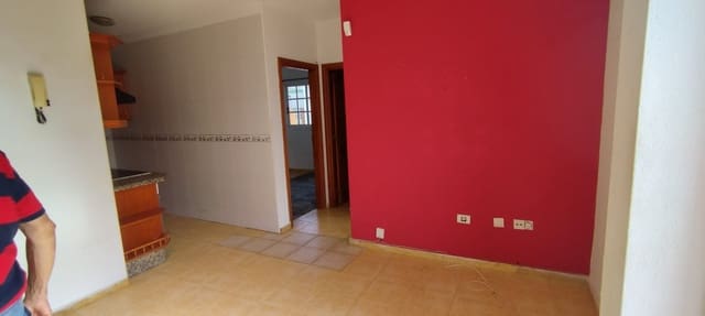 9 makuuhuone Rivitalo myytävänä paikassa Arona - 380 000 € (Ref: 9357263)