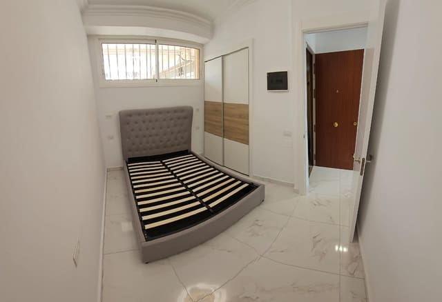 1 bedroom Apartment for sale in Playa de las Americas, Arona - € 263,000 (Ref: 9357270)