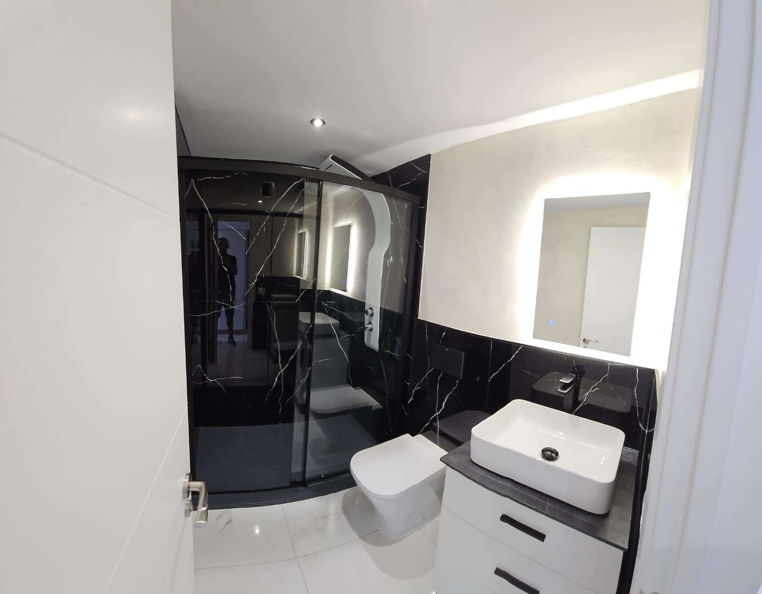 1 bedroom Apartment for sale in Playa de las Americas - € 263,000 (Ref: 9357270)