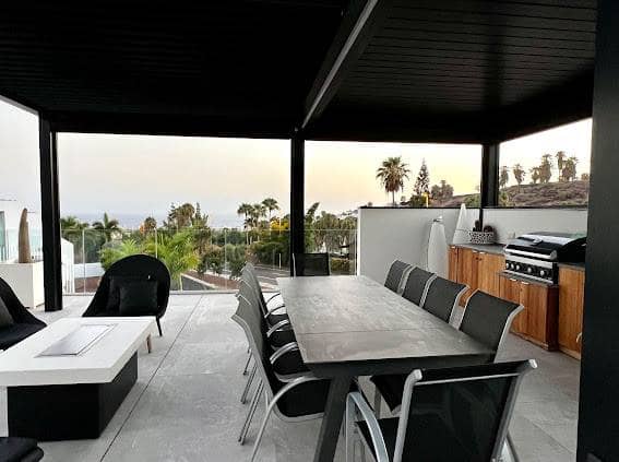 4 soverom Villa til salgs i La Caleta Adeje, Adeje - € 4 990 000 (Ref: 9357276)