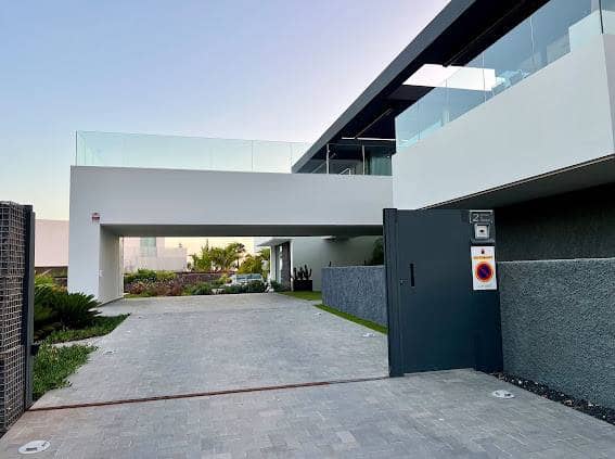 4 soveværelse Villa til salg i La Caleta Adeje - € 4.990.000 (Ref: 9357276)