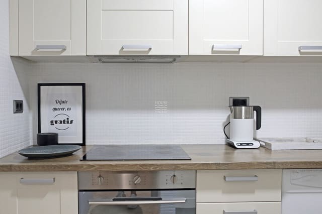 4 quarto Moradia em Banda para venda em San Eugenio, Adeje - 950 000 € (Ref: 9357278)