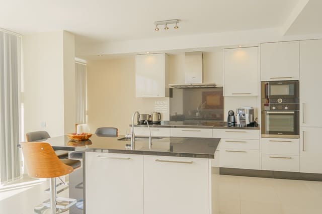 4 quarto Moradia em Banda para venda em San Eugenio, Adeje - 960 000 € (Ref: 9357281)