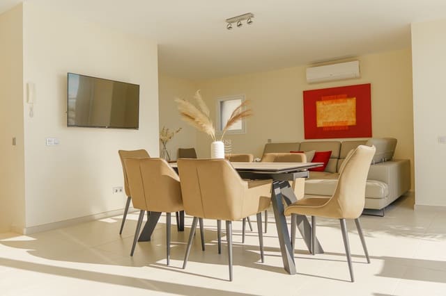 4 quarto Moradia em Banda para venda em San Eugenio, Adeje - 960 000 € (Ref: 9357281)