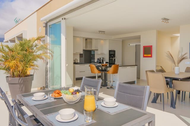 4 quarto Moradia em Banda para venda em San Eugenio, Adeje - 960 000 € (Ref: 9357281)