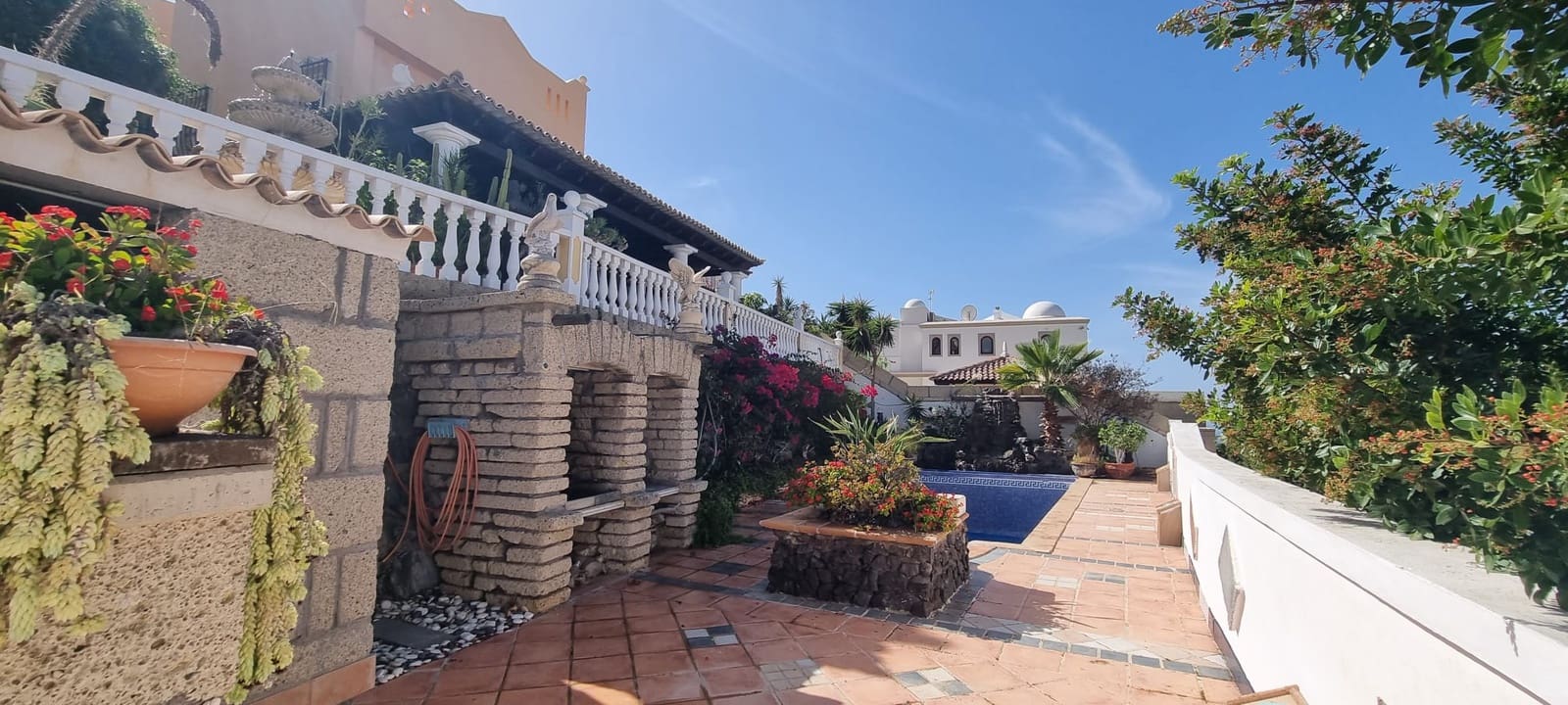 4 sovrum Villa till salu i Adeje - 1 200 000 € (Ref: 9357289)